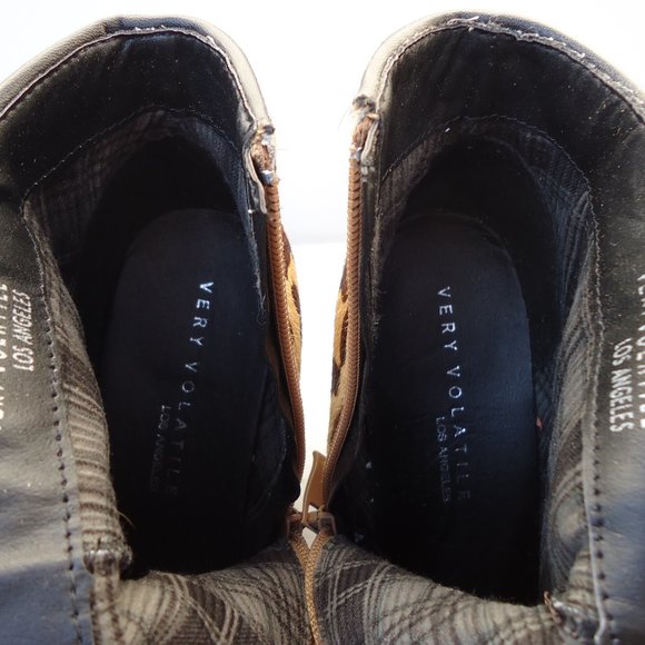 SIZE 7. Very Volatile Leopard Print Booties. - Picture 11 of 16